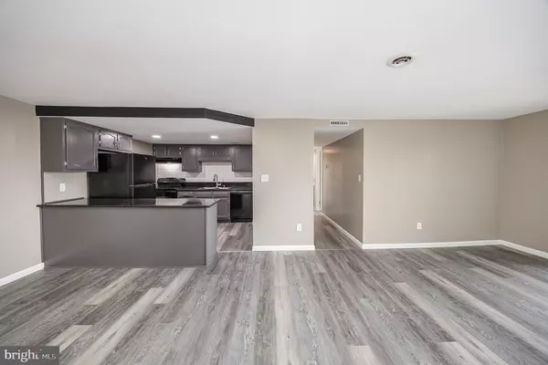 Carlisle, PA 17013,1422 BRADLEY DR. 311-C BRADLEY DR