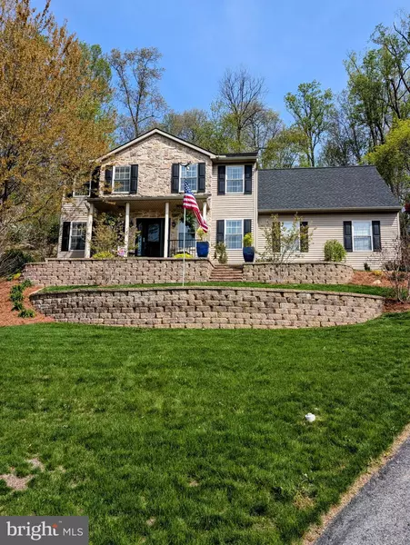 5495 DEER PATH LN, Gap, PA 17527