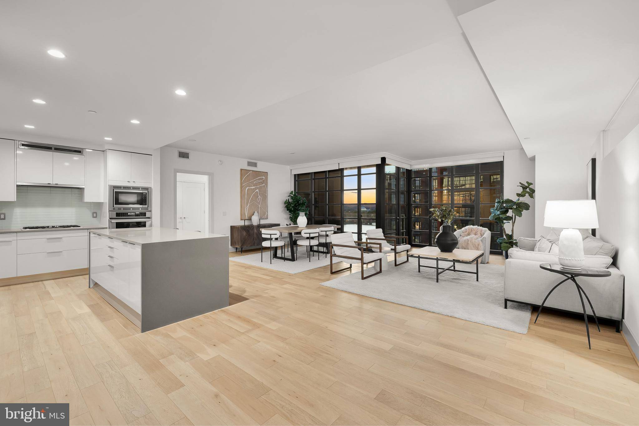 Washington, DC 20024,45 SUTTON SQ SW #906