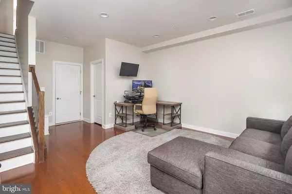 Ashburn, VA 20148,22355 EXE SQ
