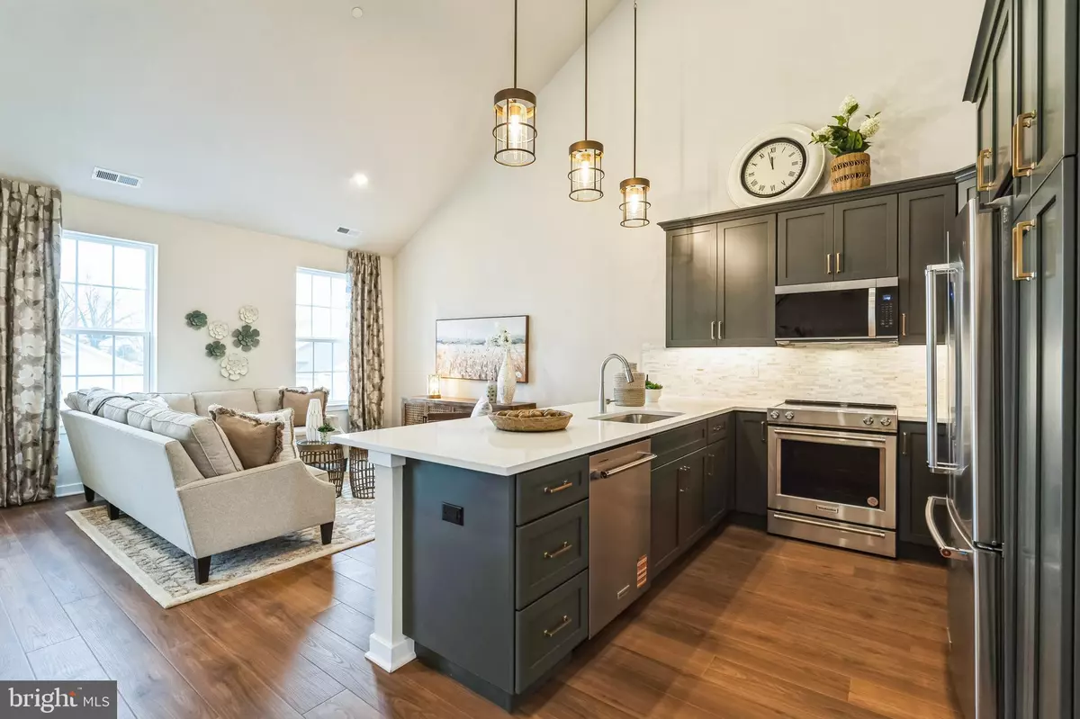 Levittown, PA 19055,102 CEDAR CIR #72