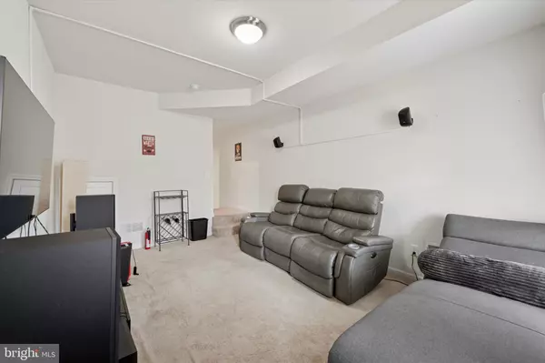 Conshohocken, PA 19428,379 E ELM ST