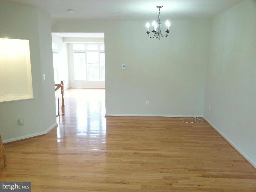 Gaithersburg, MD 20878,629 GATESTONE SQUARE ST