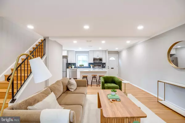 Alexandria, VA 22305,3306 LANDOVER ST