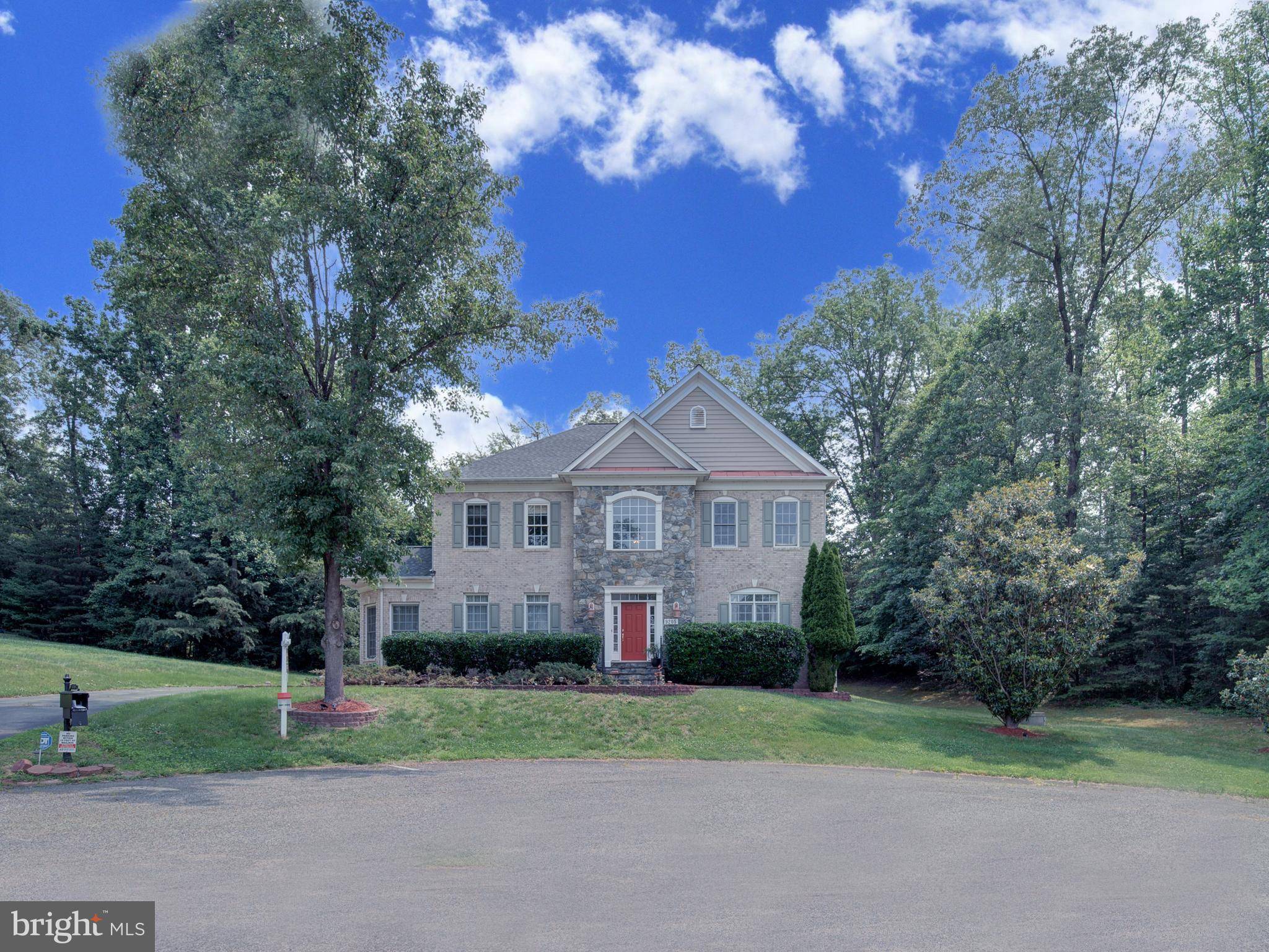 9205 FOREST GREENS DR, Lorton, VA 22079
