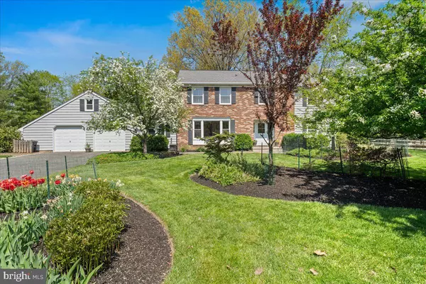 West Windsor, NJ 08550,5 PINEWOOD CT