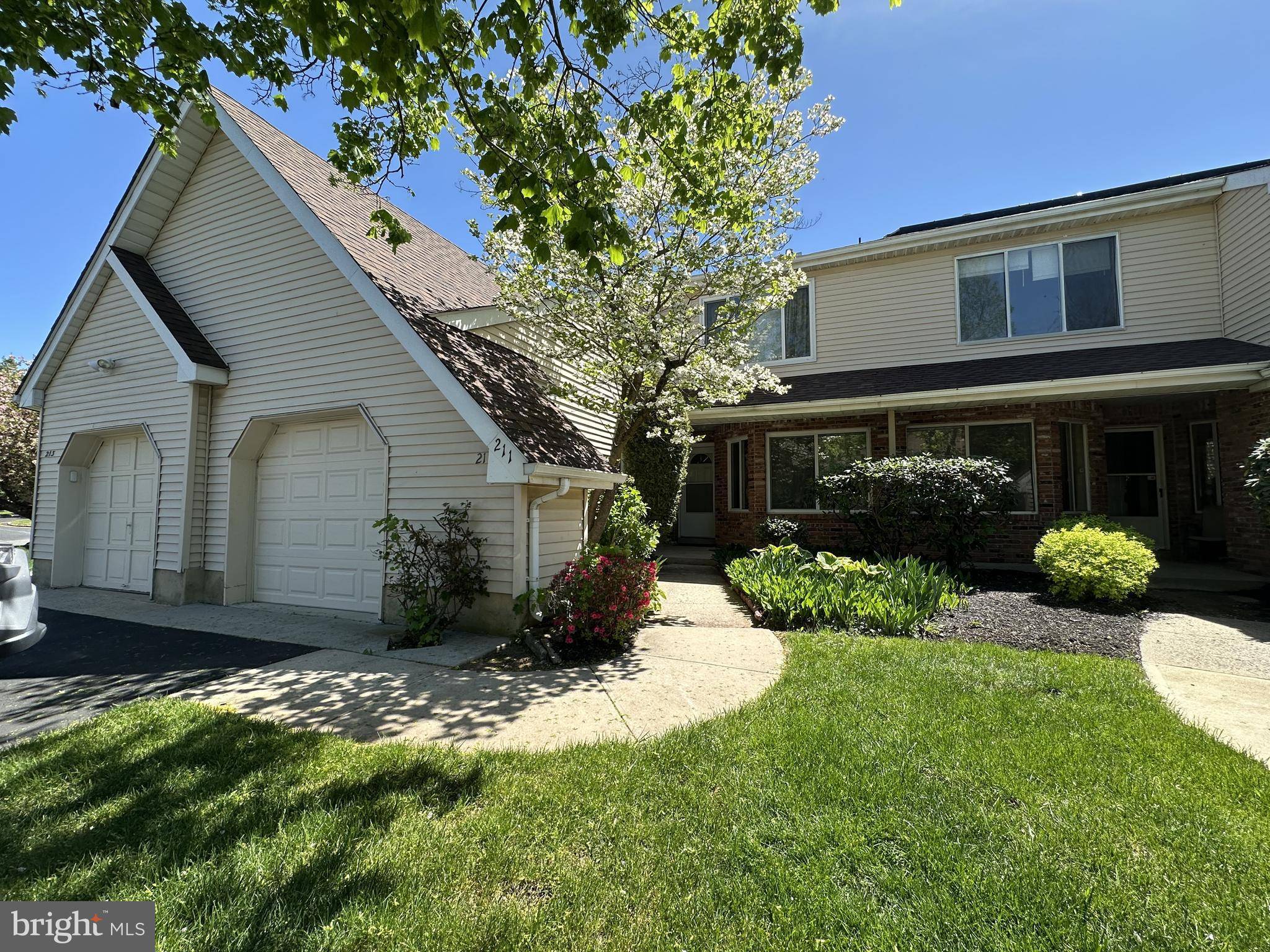 211 NATHAN DR, North Brunswick, NJ 08902