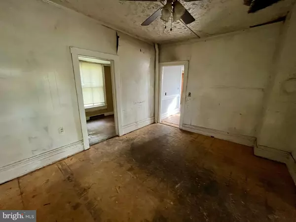 Lexington, VA 24450,407 CARRUTHERS ST
