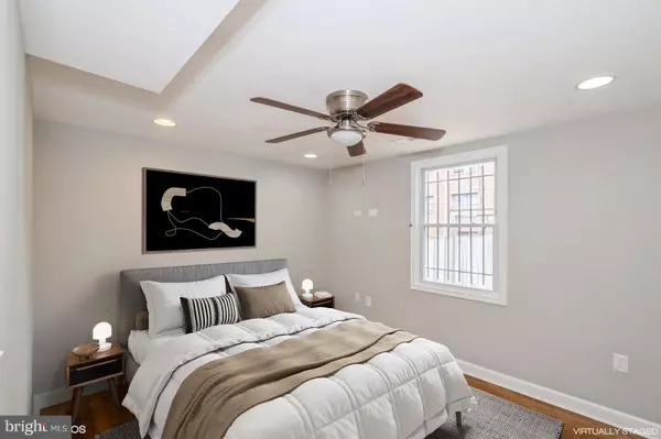Washington, DC 20032,612 MELLON ST SE #202