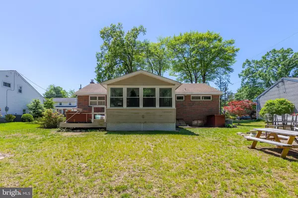 Berlin, NJ 08009,120 CREST AVE