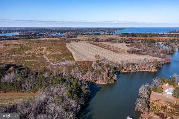 3352 COLES POINT RD, Hague, VA 22469