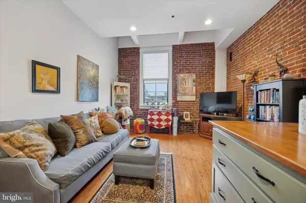 Philadelphia, PA 19106,315 NEW ST #417