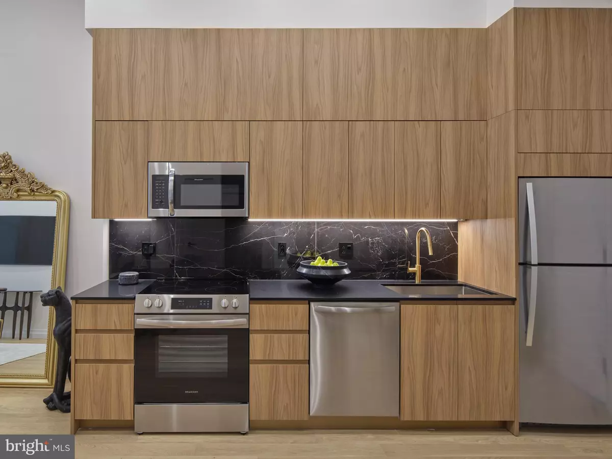 Philadelphia, PA 19147,1001 S BROAD ST #3 BR D