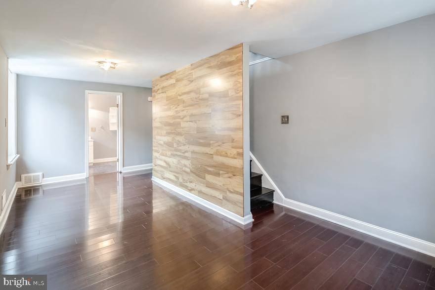 Philadelphia, PA 19123,932 N HANCOCK ST
