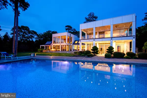 1744 TYNDALL POINT RD,  Gloucester Point,  VA 23062