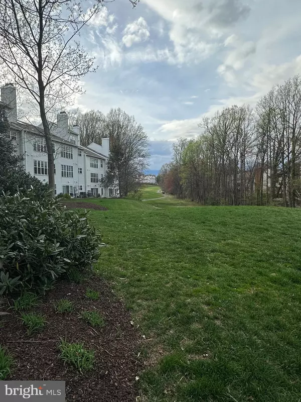Fairfax, VA 22033,12000 GOLF RIDGE CT #102