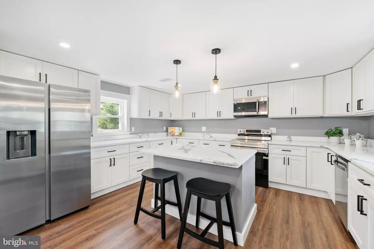 Glen Mills, PA 19342,11 HELLUVA HILL LN
