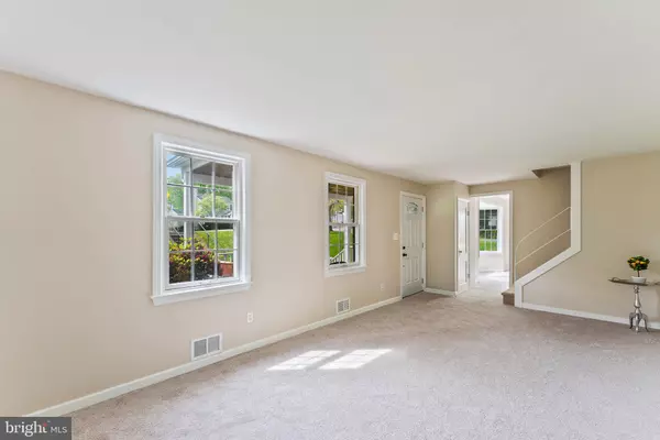 Arlington, VA 22205,1000 PATRICK HENRY DR