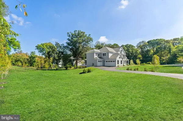 Fairfax, VA 22033,11632 PINE TREE DR