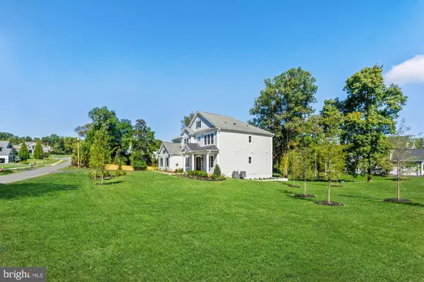 Fairfax, VA 22033,11632 PINE TREE DR