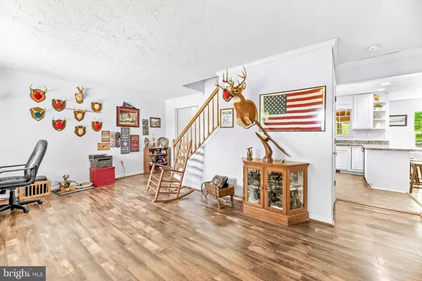 La Plata, MD 20646,7870 LAKES END CT