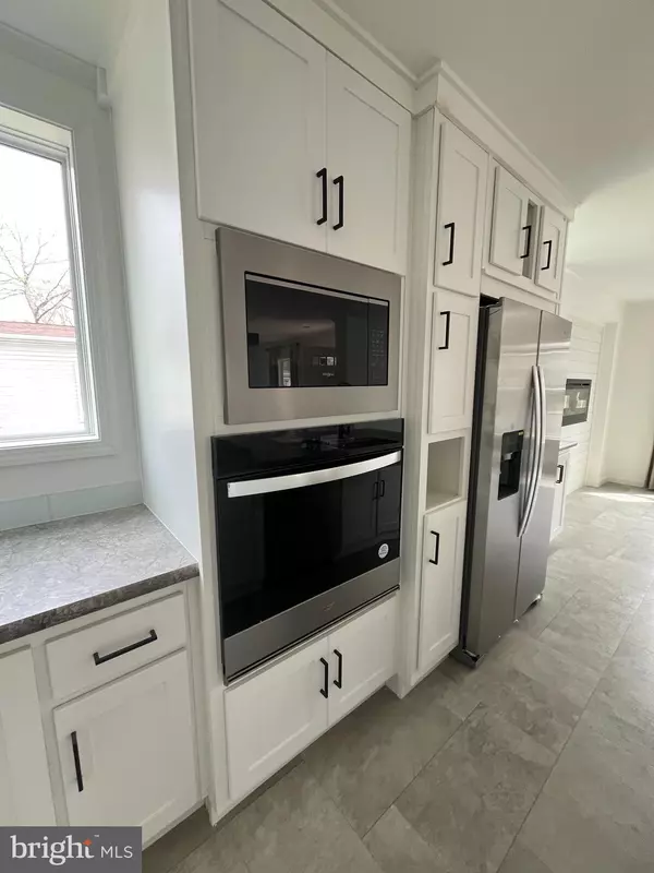Green Lane, PA 18054,322 CEDAR DR