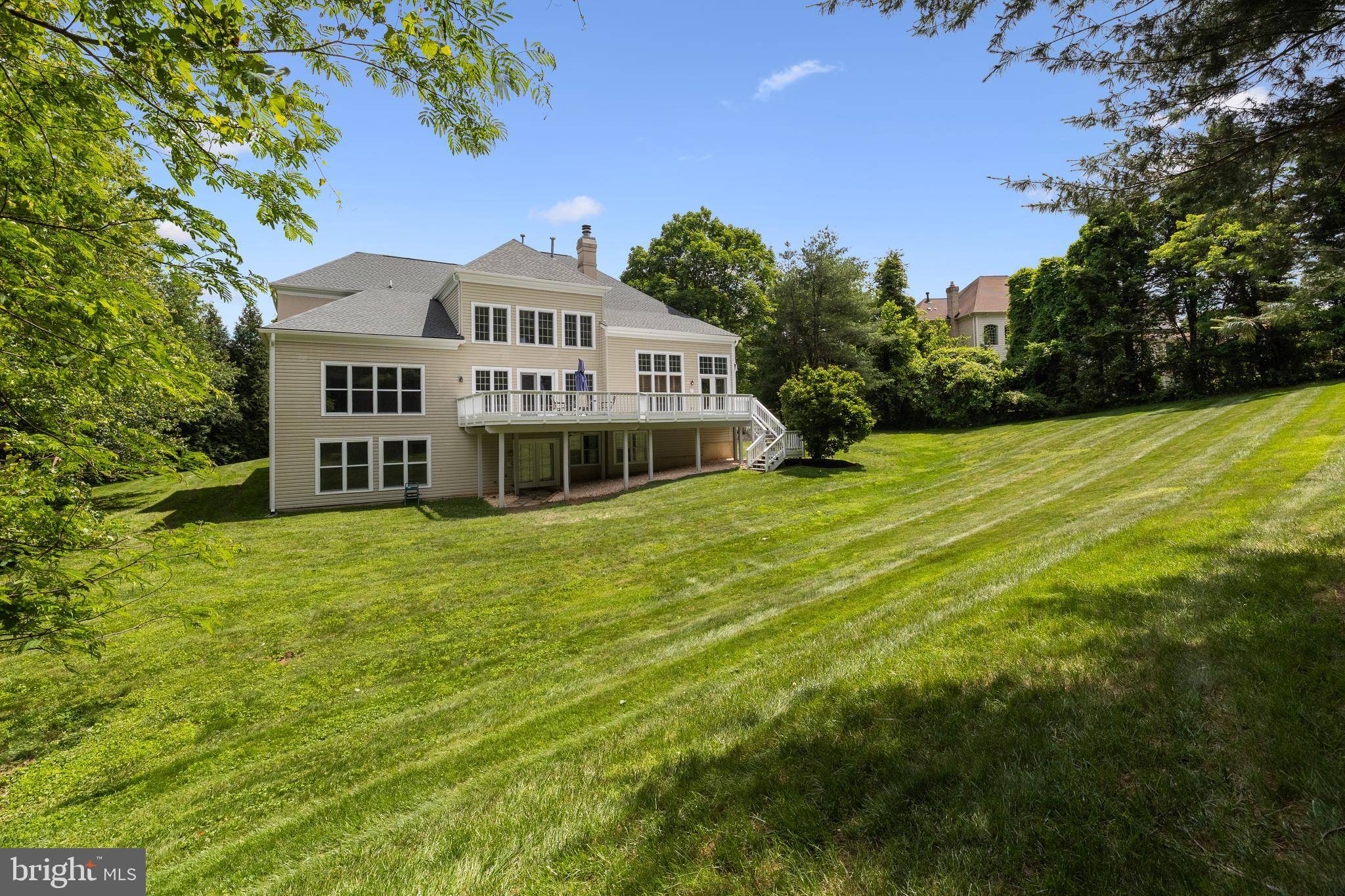 Mclean, VA 22102,1418 WOODHURST BLVD