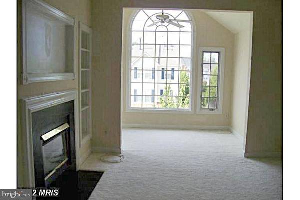 Lorton, VA 22079,8303 BLUEBIRD WAY #M