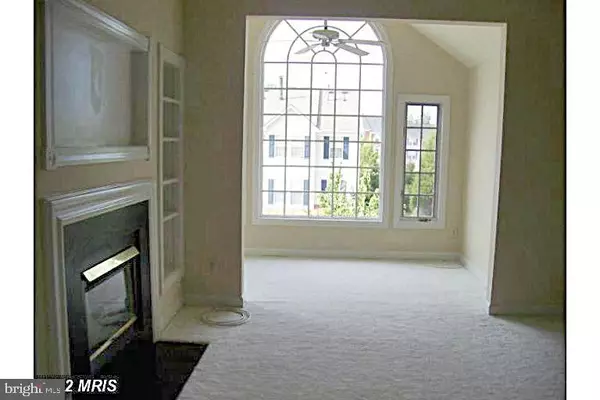 Lorton, VA 22079,8303 BLUEBIRD WAY #M