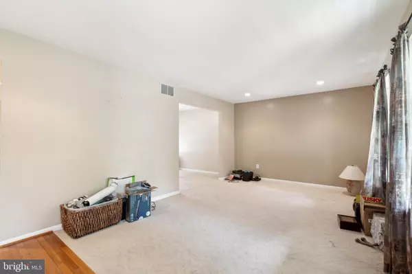 Mullica Hill, NJ 08062,9 POPLAR CT