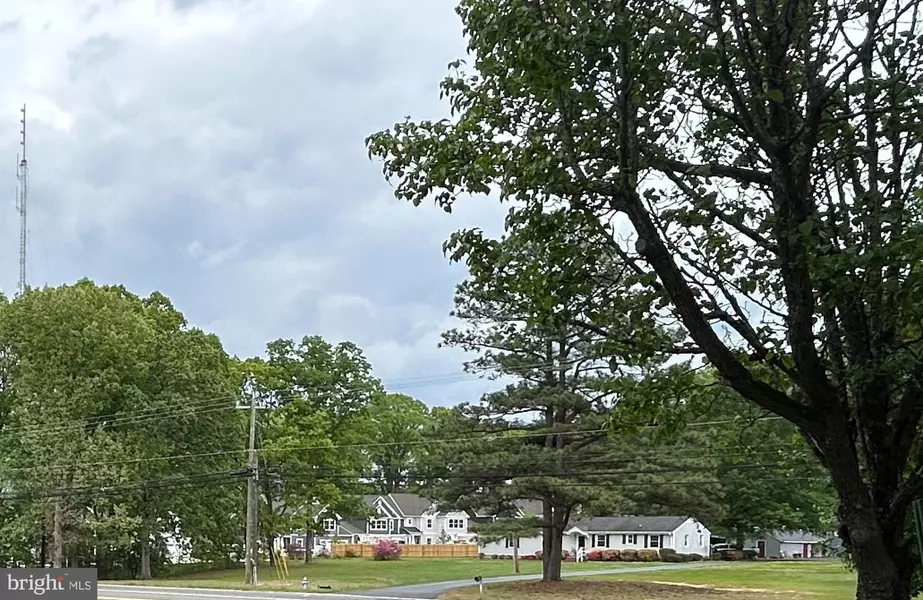 8054 SHADY GROVE RD, Mechanicsville, VA 23111
