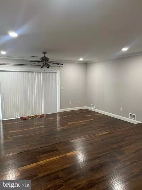 North Brunswick, NJ 08902,364 HADLEIGH LN