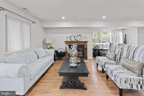 Owings Mills, MD 21117,8101-E GREENSPRING WAY #8101-E