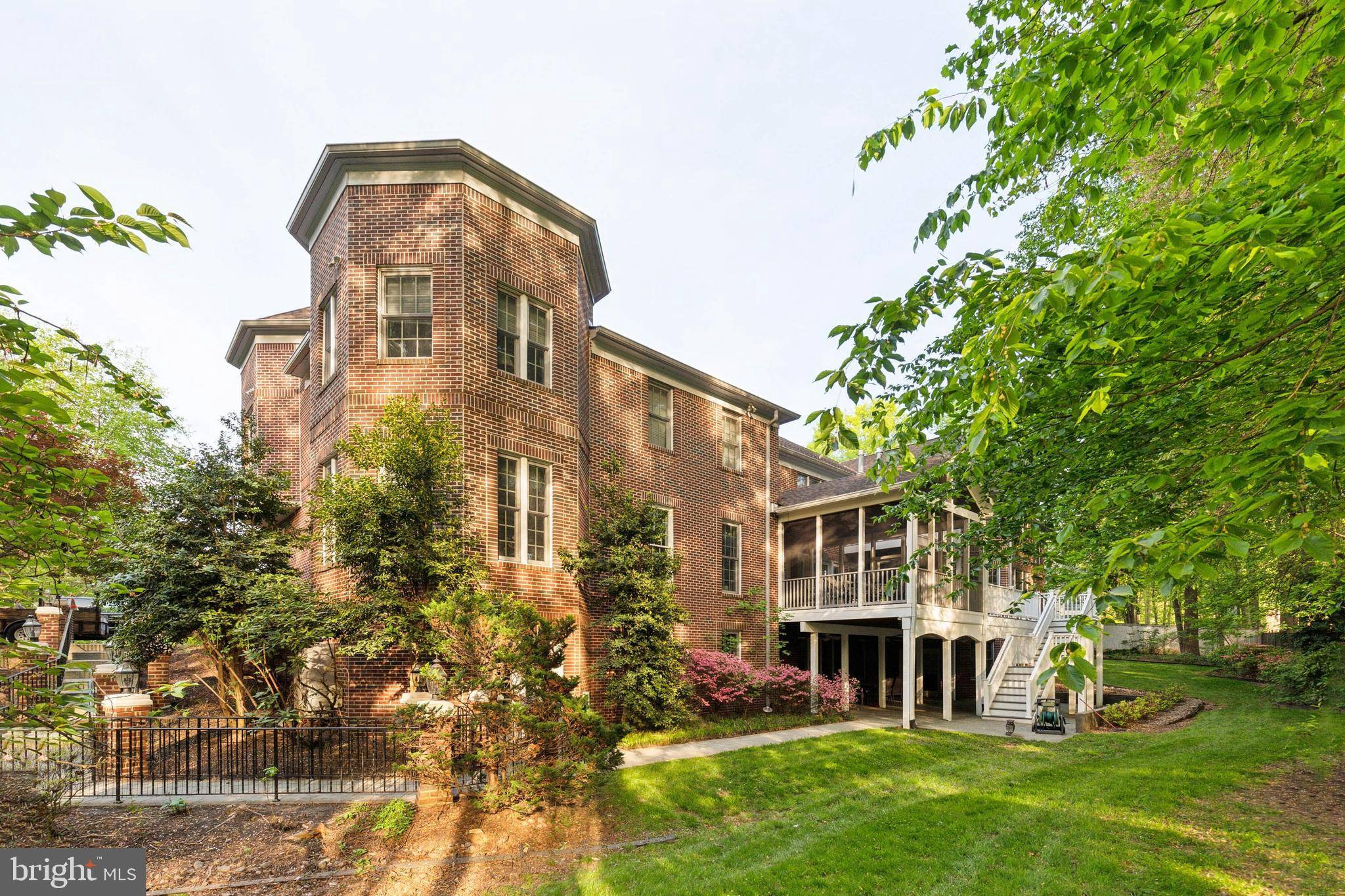 Burke, VA 22015,6403 BURKE WOODS DR