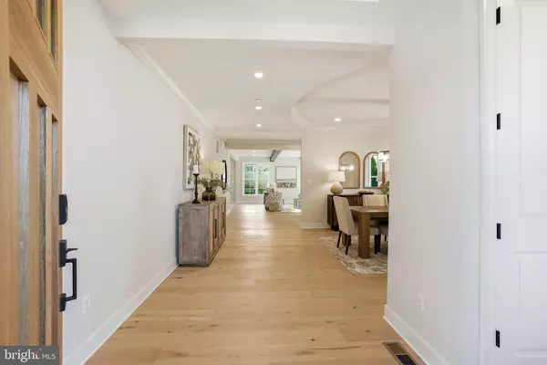 Bethesda, MD 20817,8802 RIDGE RD