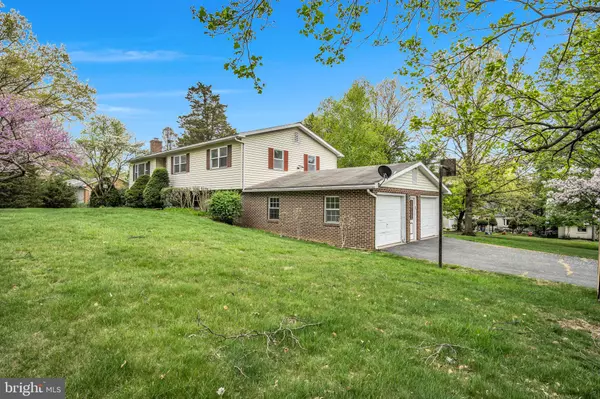 New Bloomfield, PA 17068,223 OAK RD