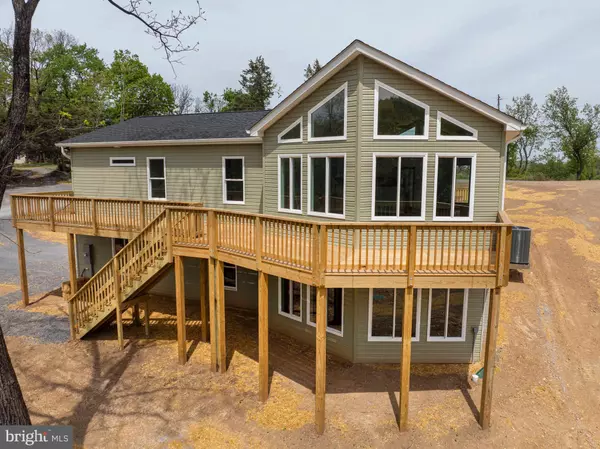 860 KHYBER PASS RD, Linden, VA 22642