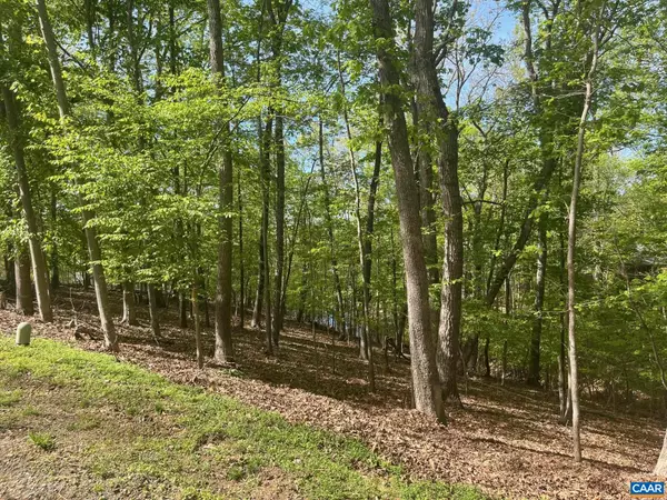 Palmyra, VA 22963,69 LAGUNA RD