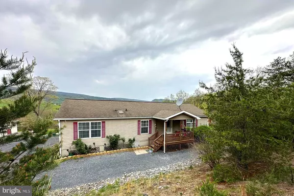 44 CRESTVIEW DR, Maysville, WV 26833