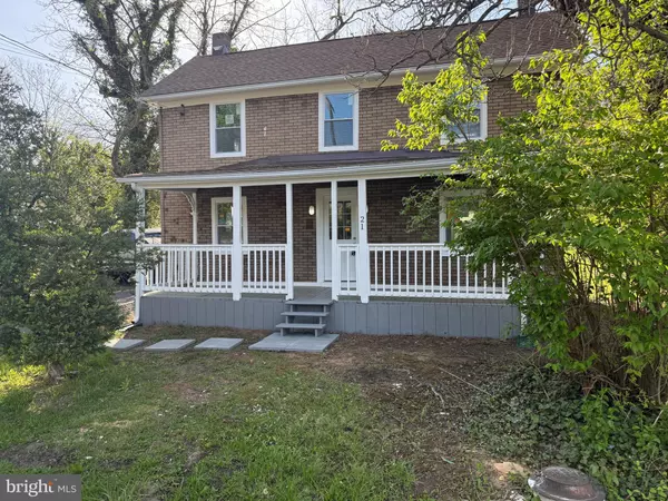 21 S GREENWAY AVE, Boyce, VA 22620