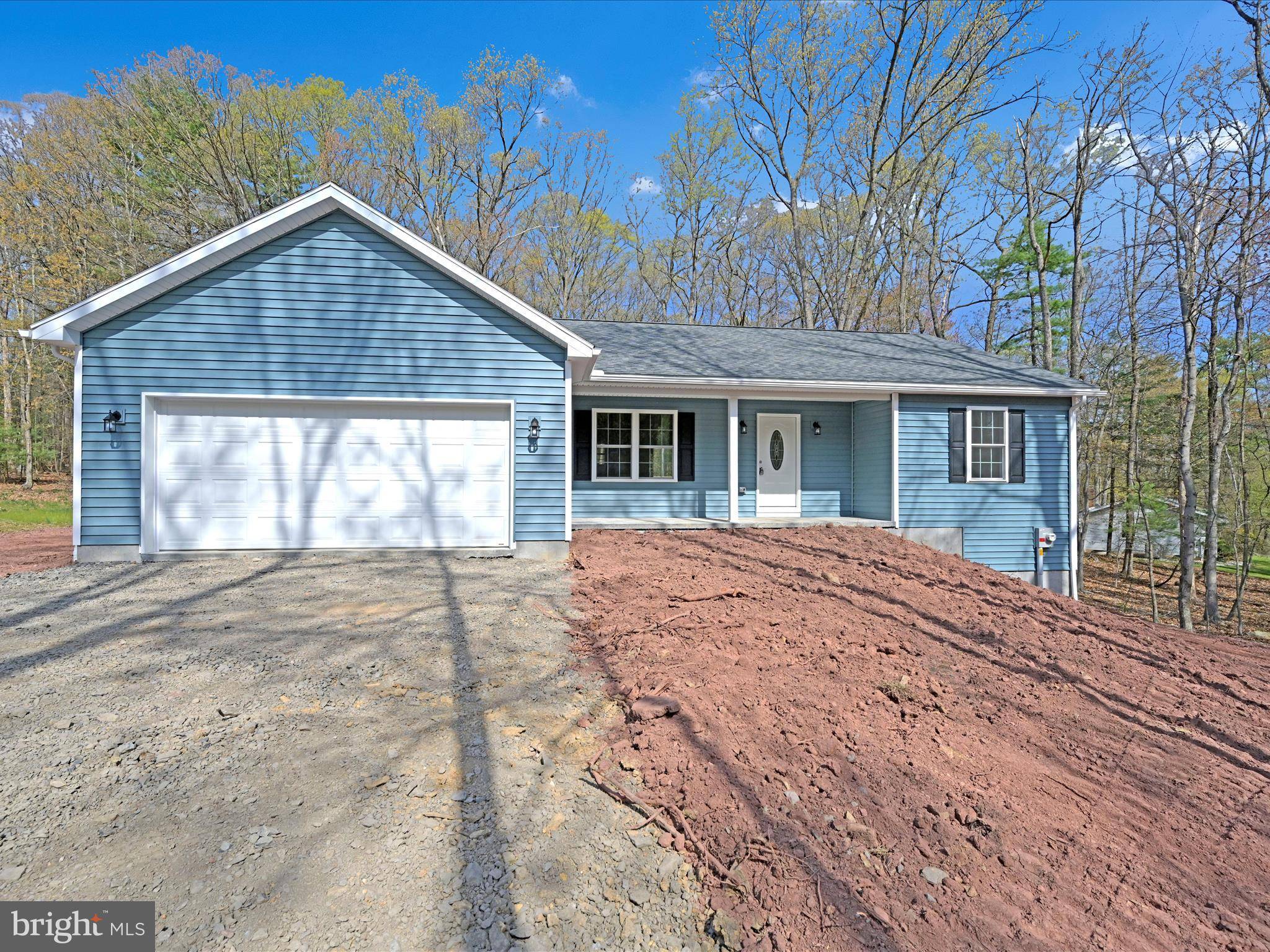 2421 RUNNING BEAR CV, Auburn, PA 17922