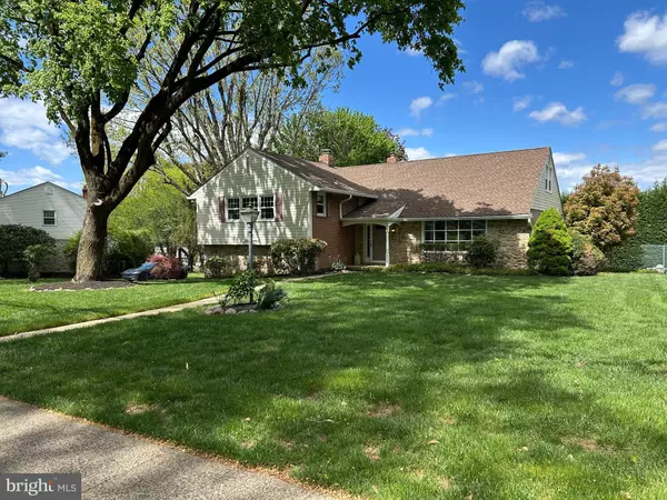 Huntingdon Valley, PA 19006,297 MORELAND RD