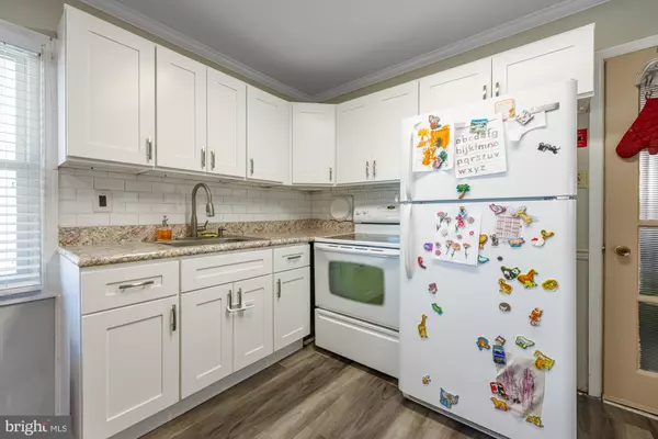 Levittown, PA 19054,61 THORNYAPPLE LN
