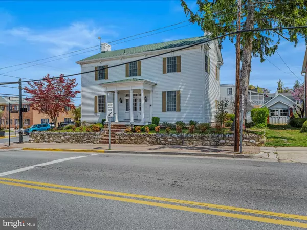 Charles Town, WV 25414,203 S GEORGE ST