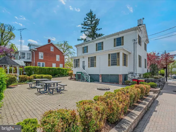 Charles Town, WV 25414,203 S GEORGE ST