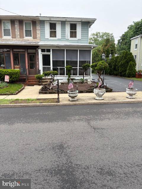 Bordentown, NJ 08505,33 E UNION ST