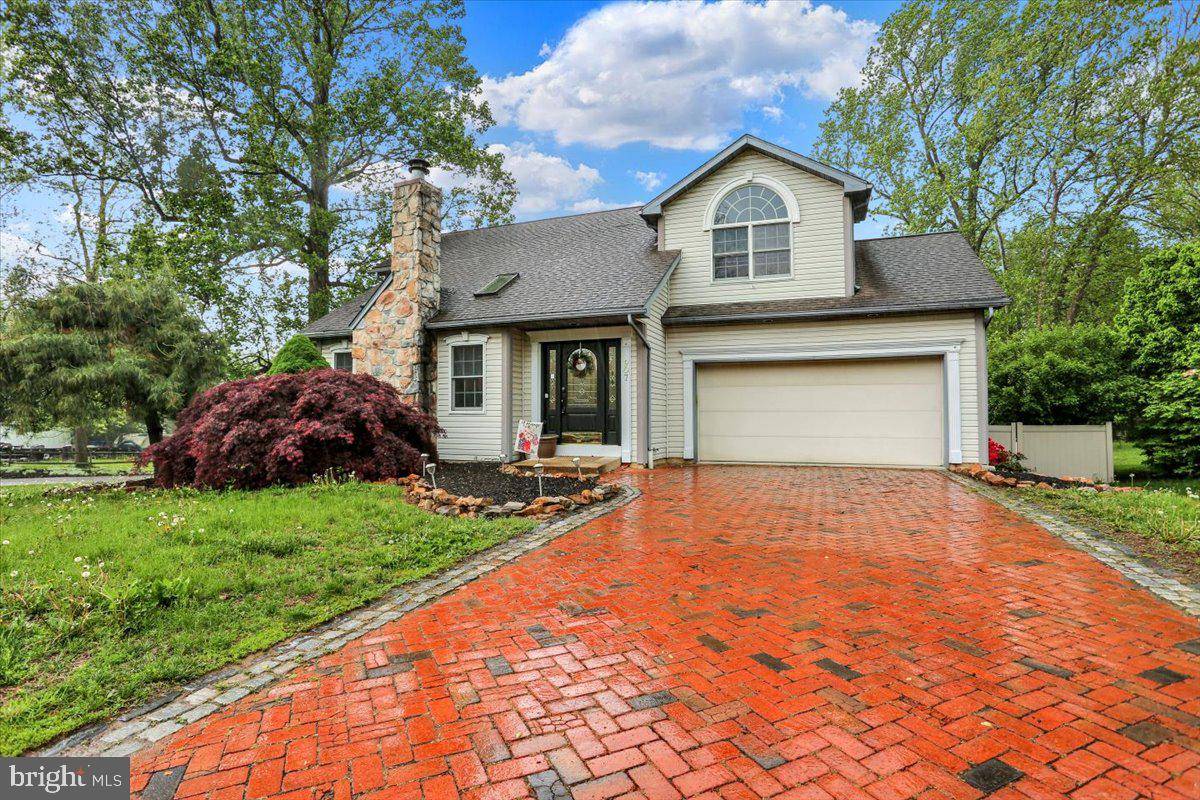 907 PINE HEIGHTS RD, Reading, PA 19605