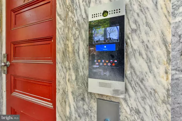 Philadelphia, PA 19107,914 SPRUCE ST #9