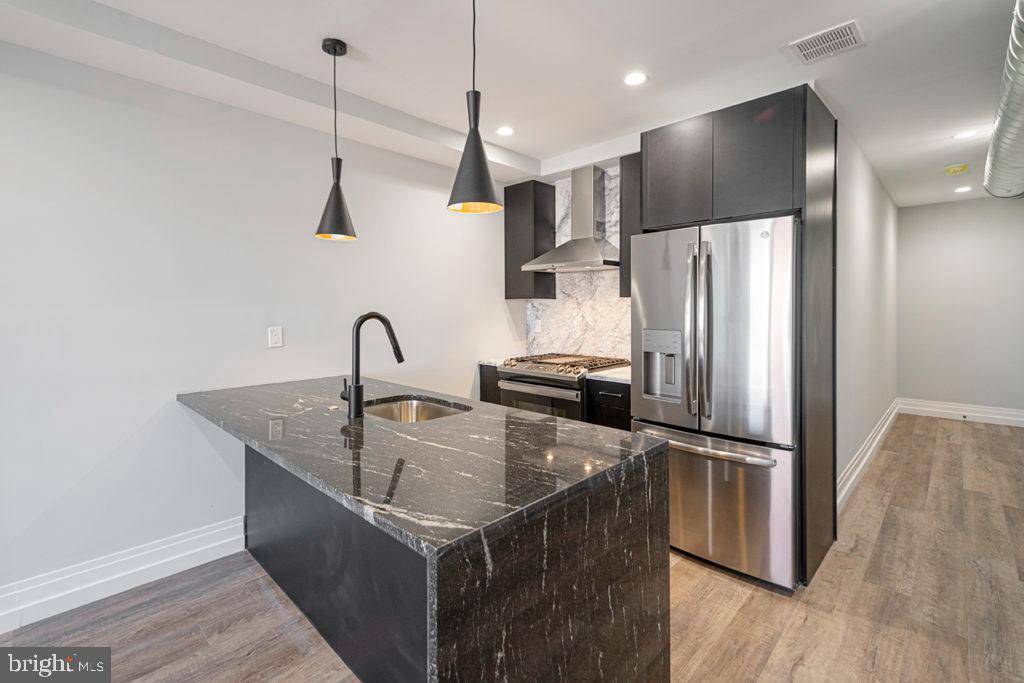 526 BROWN ST #UNIT 403, Philadelphia, PA 19123
