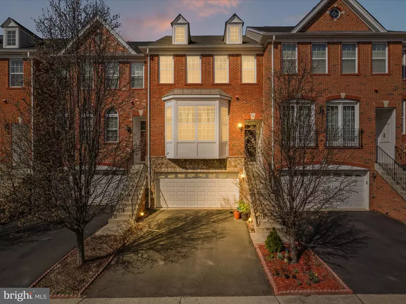 43260 MITCHAM SQ, Ashburn, VA 20148